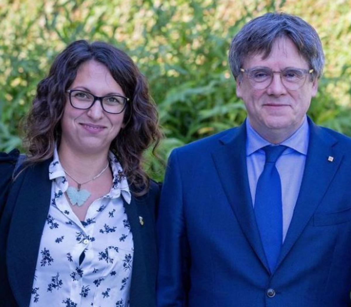 La regidora Cristina Bech amb Carles Puigdemont,  a Waterloo.