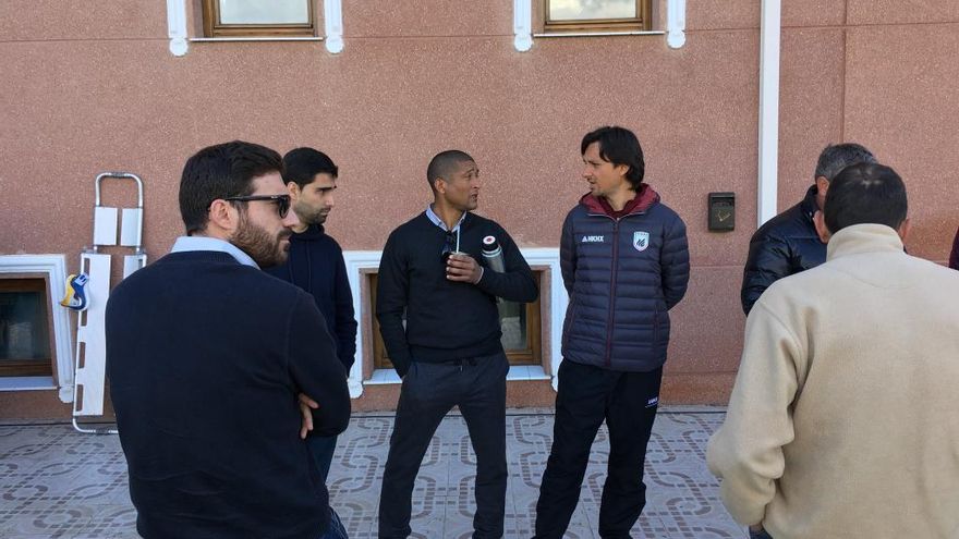 Marcelo Romero, viendo el partido