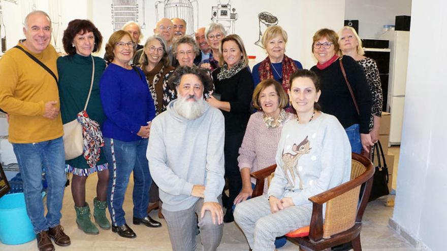 La UNED Senior de Dénia marida cerveza y literatura