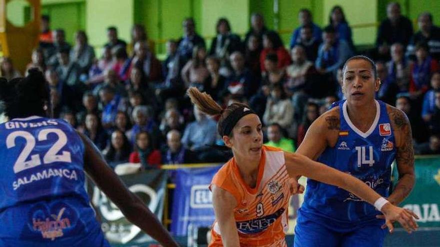 Lizaranzu supera la defensa de las charras, actuales campeonas.