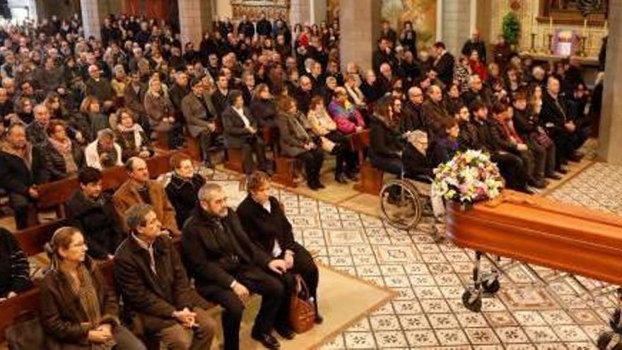 La multitudinària cerimònia de comiat es va fer a la parròquia de Santa Maria de Blanes.