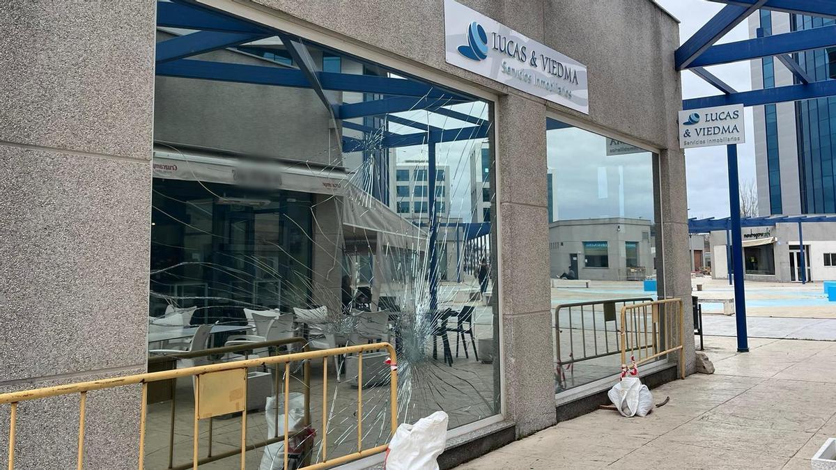 Imagen de la oficina rota de Lucas &amp; Viedma.