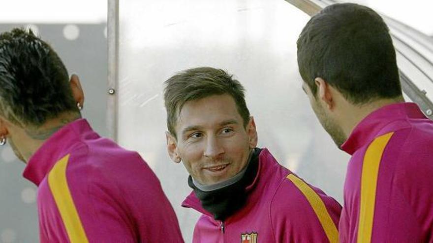 Messi parla amb Neymar i Luis Suárez abans del darrer entrenament d&#039;ahir
