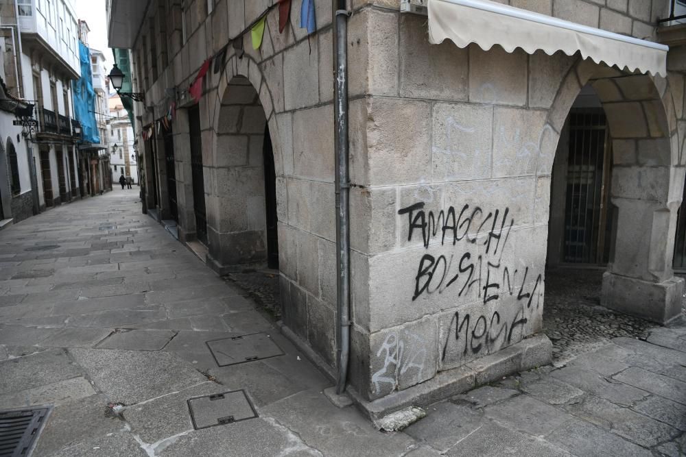 Pintadas en edificios de Ciudad Vieja y Pescadería