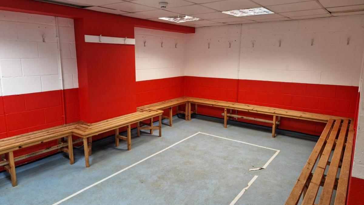 El vestuario visitante del Leyton Orient que acogerá al Manchester City