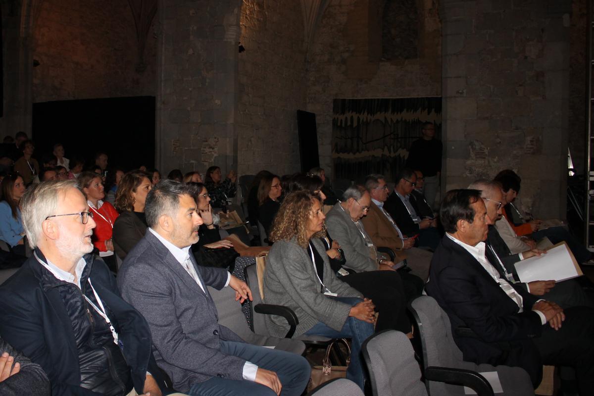 Diversos dels assistents al X Simposi de l'ATA que s'ha fet aquest dijous a Girona.