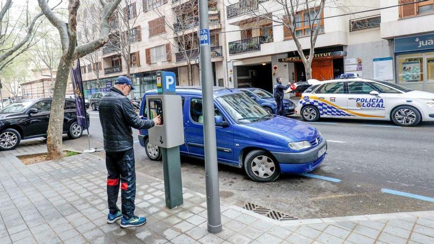 Palma deja de cobrar la ORA y cancela el Bicipalma por la alerta sanitaria