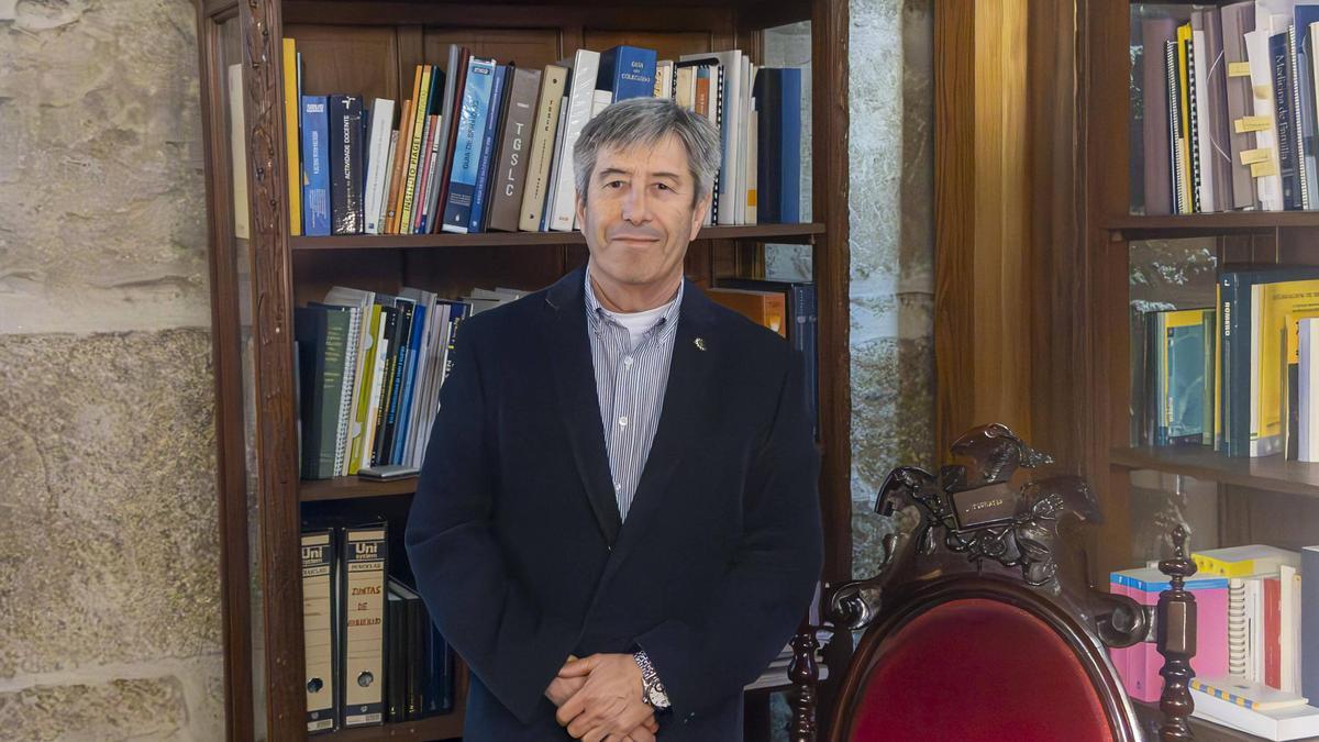José Carreira, decano de Medicina