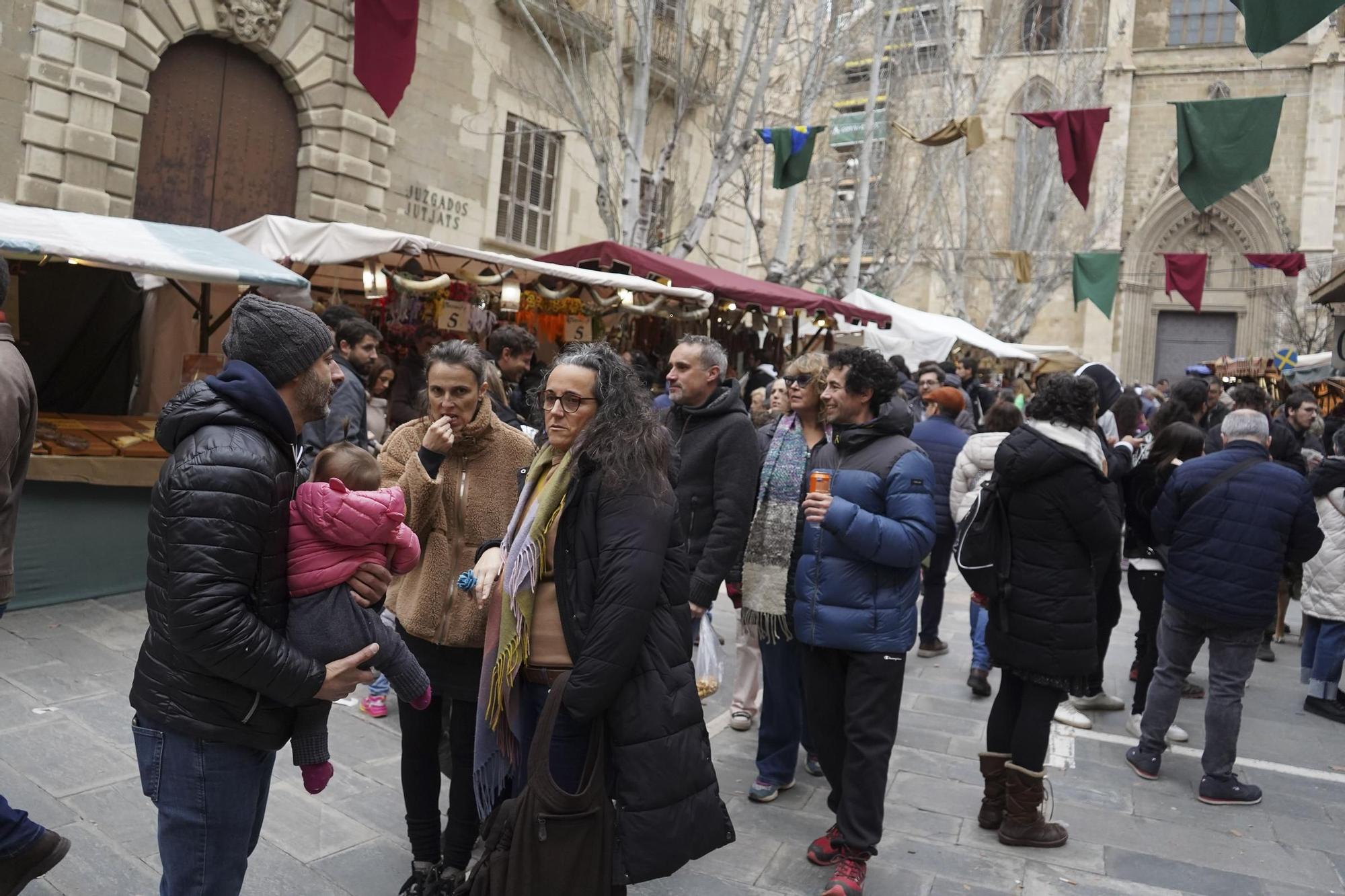 Les millors imatges d'aquest diumenge de la Fira de l'Aixada