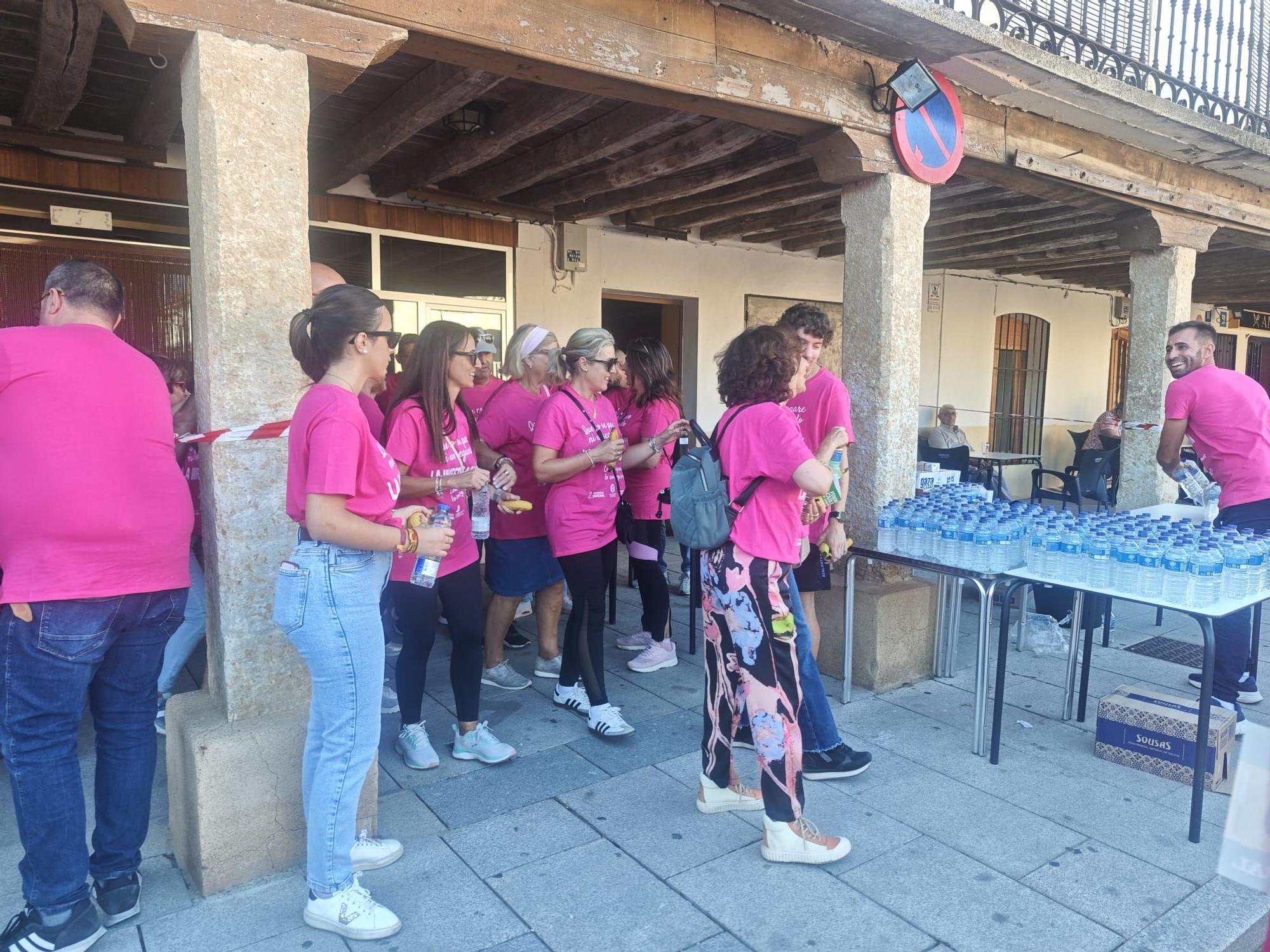 GALERÍA | La marcha de Fuentesaúco por el cáncer en imágenes