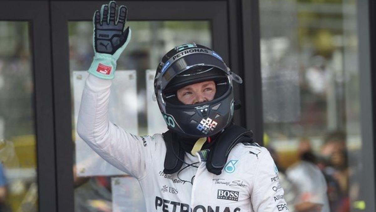 Nico Rosberg celebra la 'pole' en Montmeló