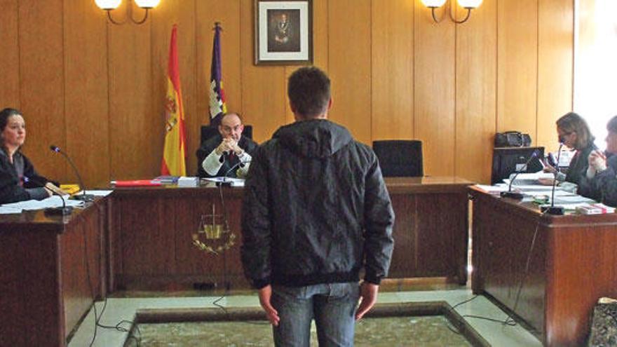 El conductor imputado, durante el juicio celebrado en abril en un juzgado de lo penal de Palma.