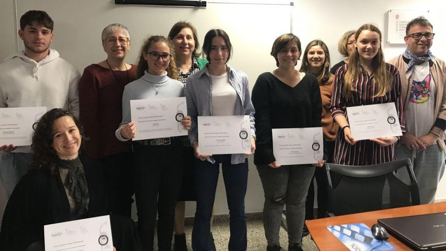 Premios para los ganadores de Ibiza y Formentera del Concurso Joan Fuster de Aforismos