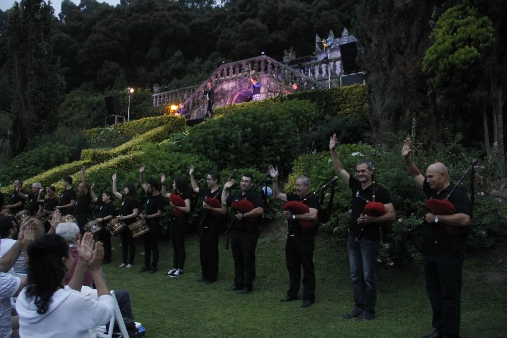 El hechizo de Carlos Núñez en el pazo de Santa Cruz