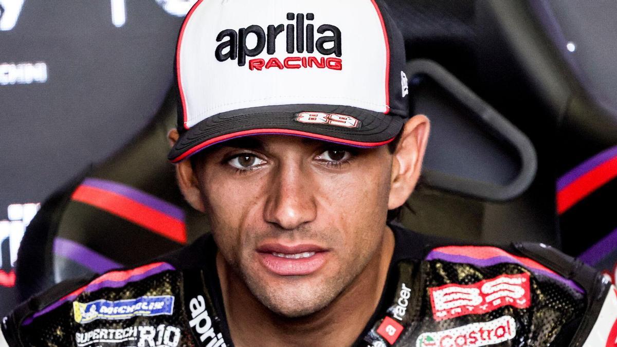 Jorge Martín en el box de Aprilia