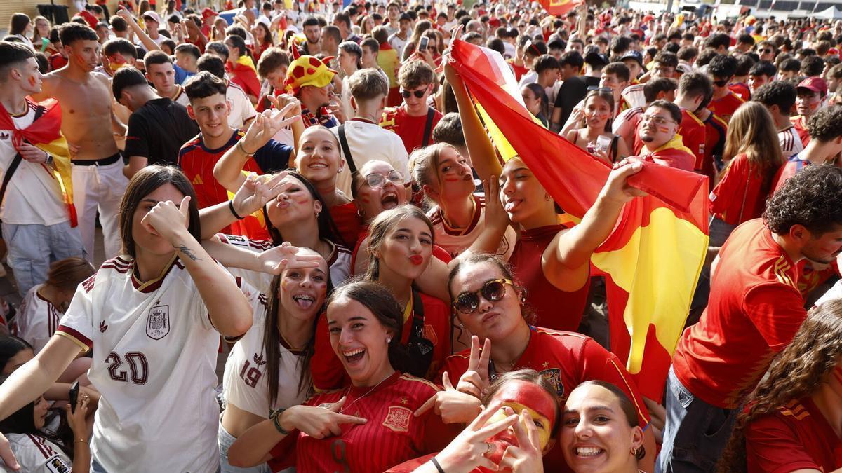 El ambiente mundialista toma el Córdoba Live: miles de cordobeses siguen la final entre España y Argentina