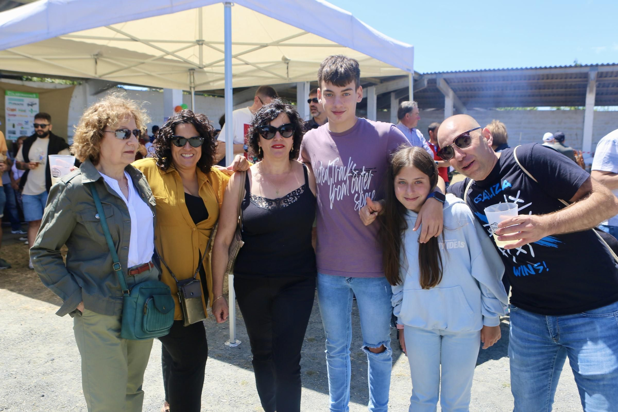 Unha das familias que visitou a feira.