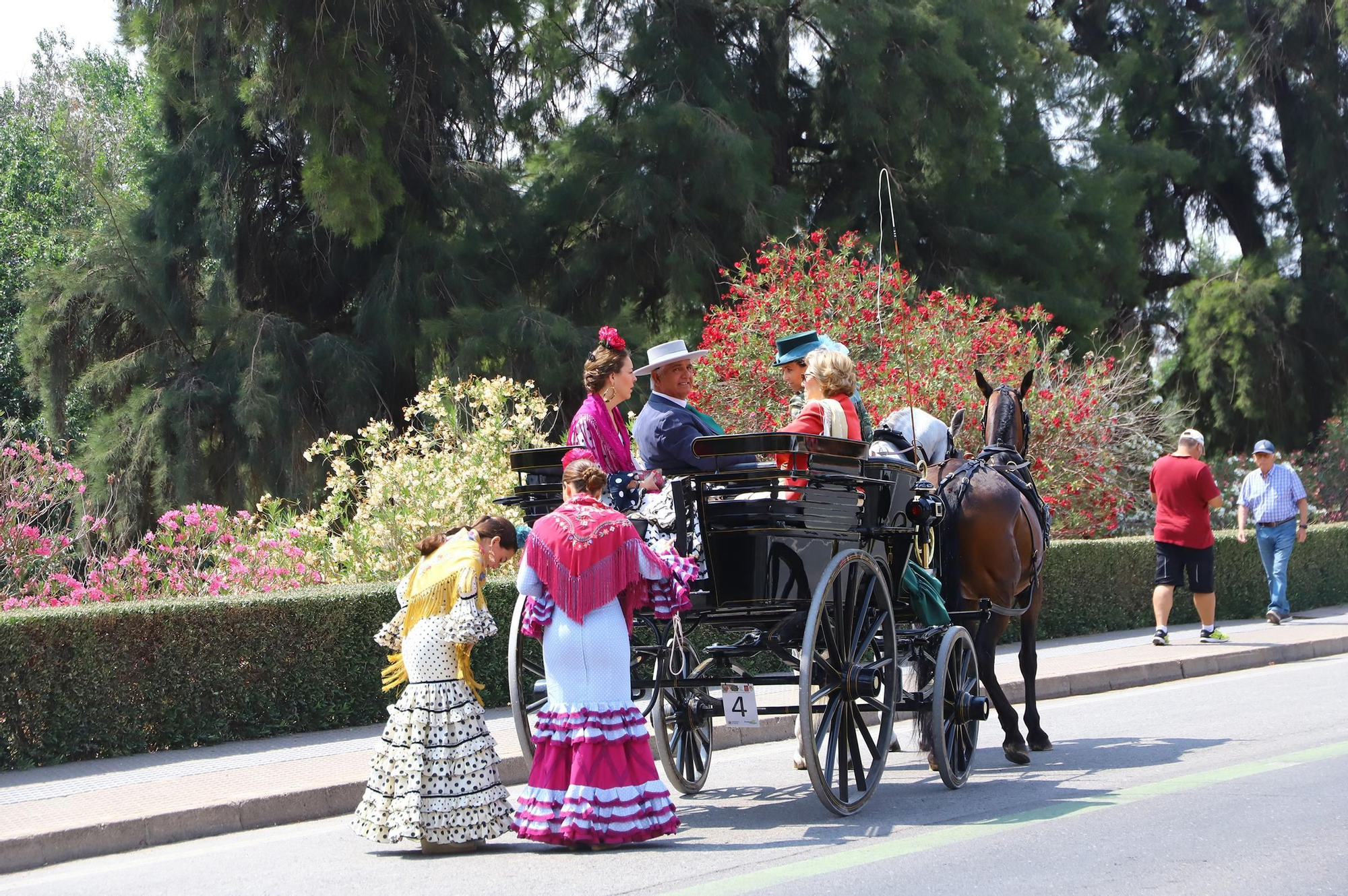 Carruajes y misa en honor de Nuestra Señora de la Salud