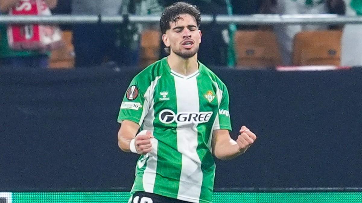 Abde celebra el 2- 0 del Betis contra el Braga