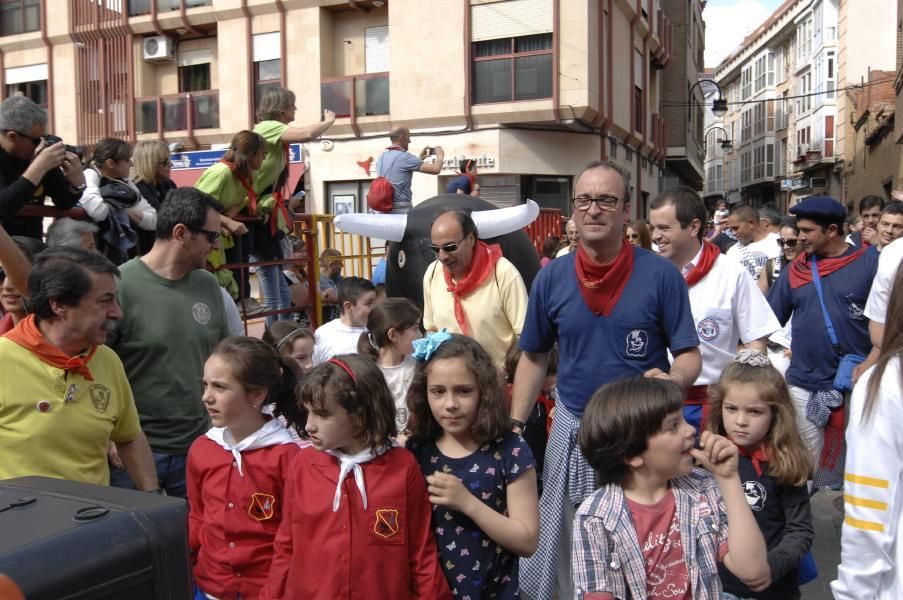 Los toros hinchables llenaron las calles