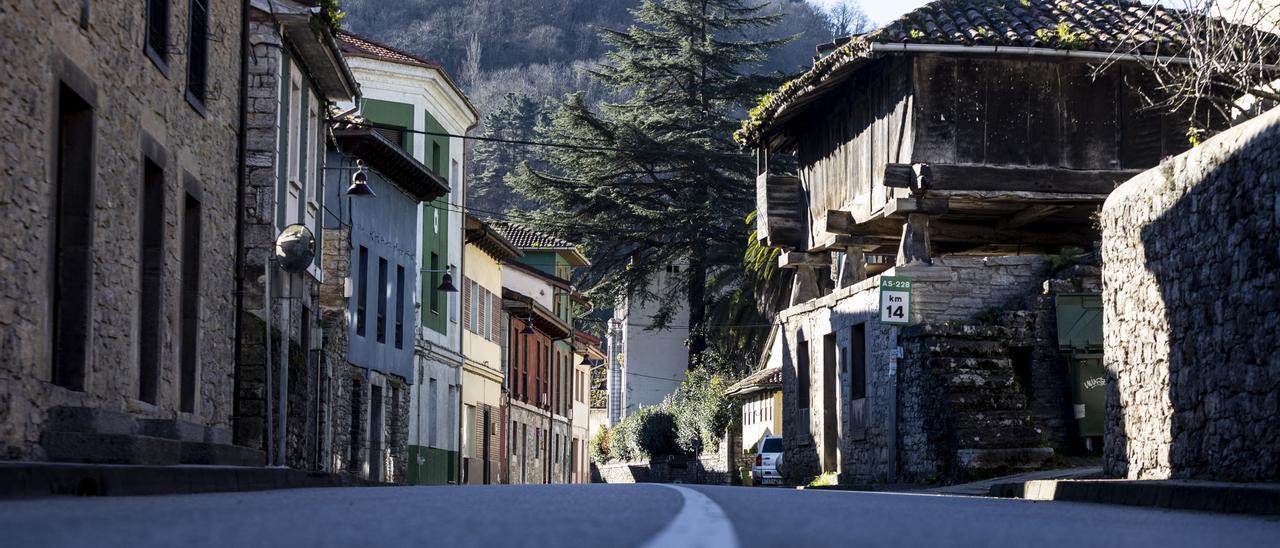 Asturianos en Proaza, un recorrido por el municipio