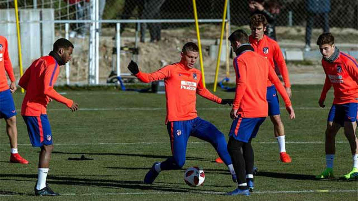 Simeone recupera a Lucas y Godín