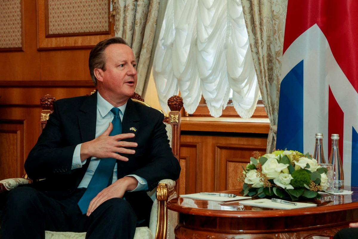 David Cameron viaja a Ucrania en su primera visita como ministro de Exteriores británico