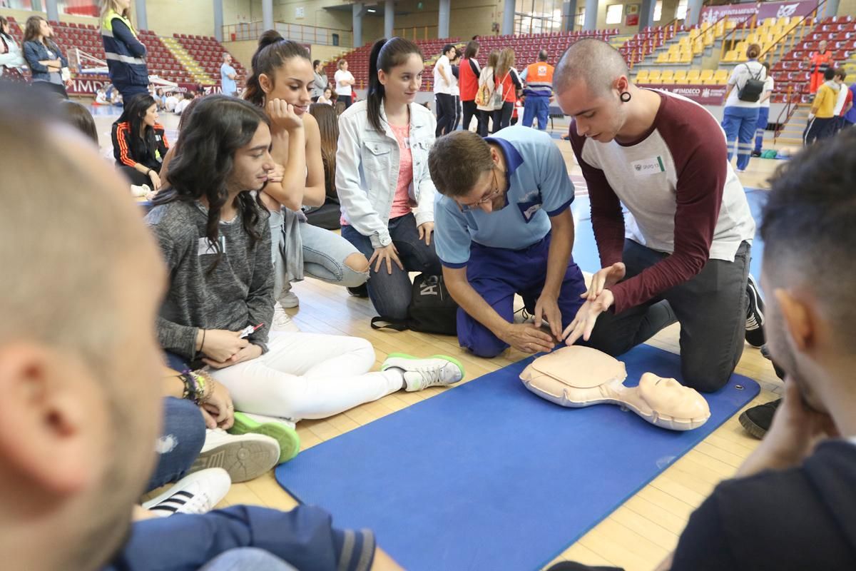 Estudiantes de Primaria y Secundaria conocen las maniobras RCP