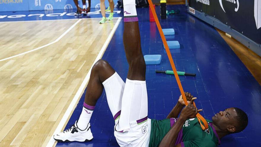 Yannick Nzosa medita volver a Europa tras el Draft