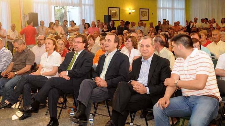 Fernández Vara anuncia la disolución de la agrupación del PSOE de Plasencia