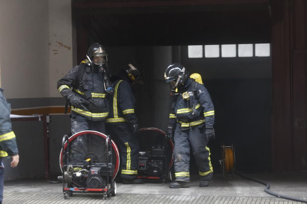 Incendio en un garaje de la calle Doctor Marañón de Avilés