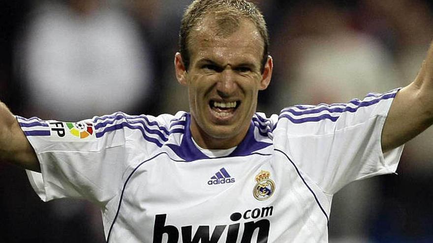 Arjen Robben celebra un gol con el Real Madrid. / andrea comas