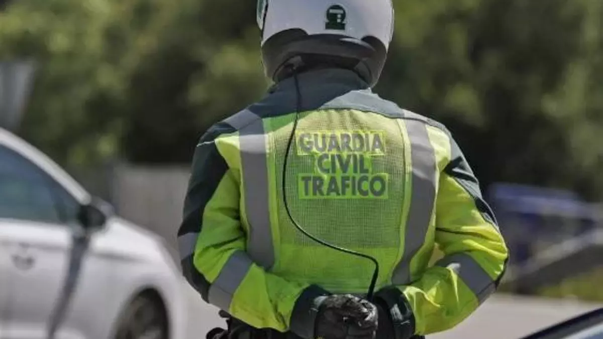 Cortada al tráfico la carretera de Alange por un accidente entre dos camiones y un coche