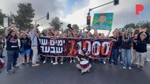 Familiares de víctimas reclaman justicia al cumplirse mil días desde los ataques de Hamás