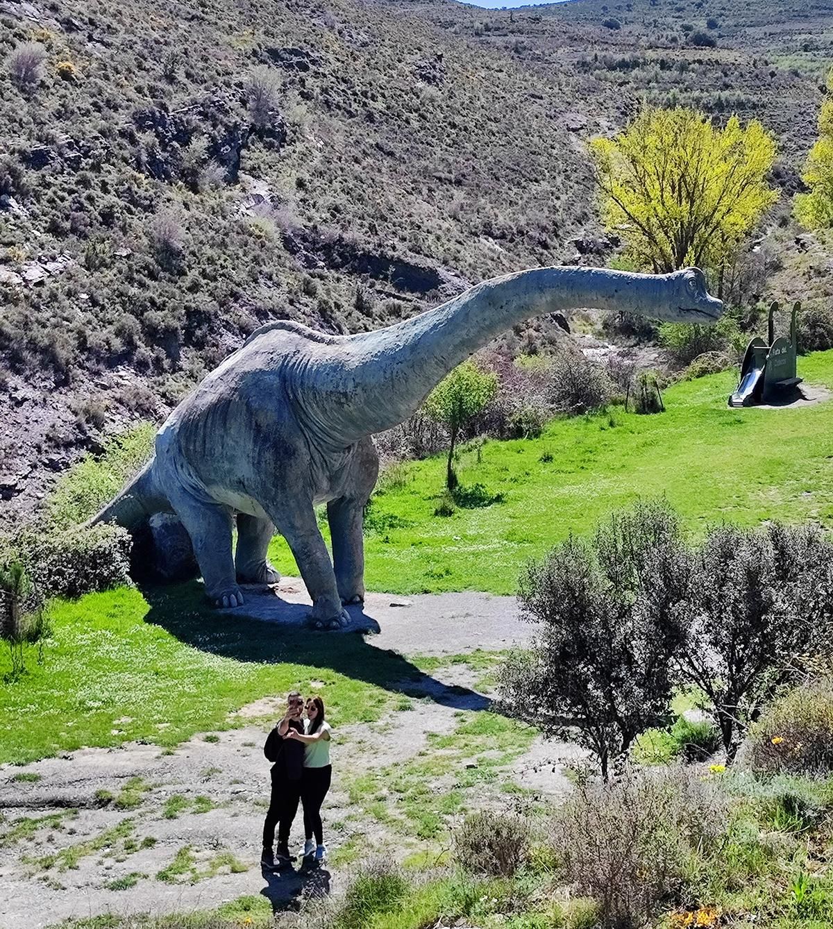 Dinosaurio en uno de los puntos con icnitas cerca de Enciso