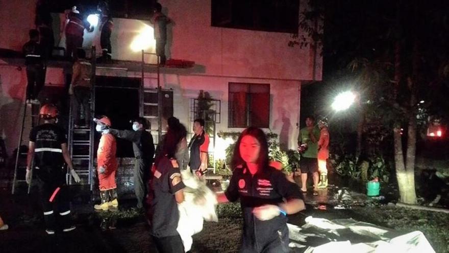 Al menos 17 niñas mueren en el incendio de un colegio cristiano en Tailandia