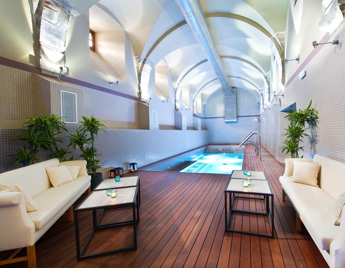 El parador de Corias cuenta con un coqueto spa y jacuzzi.