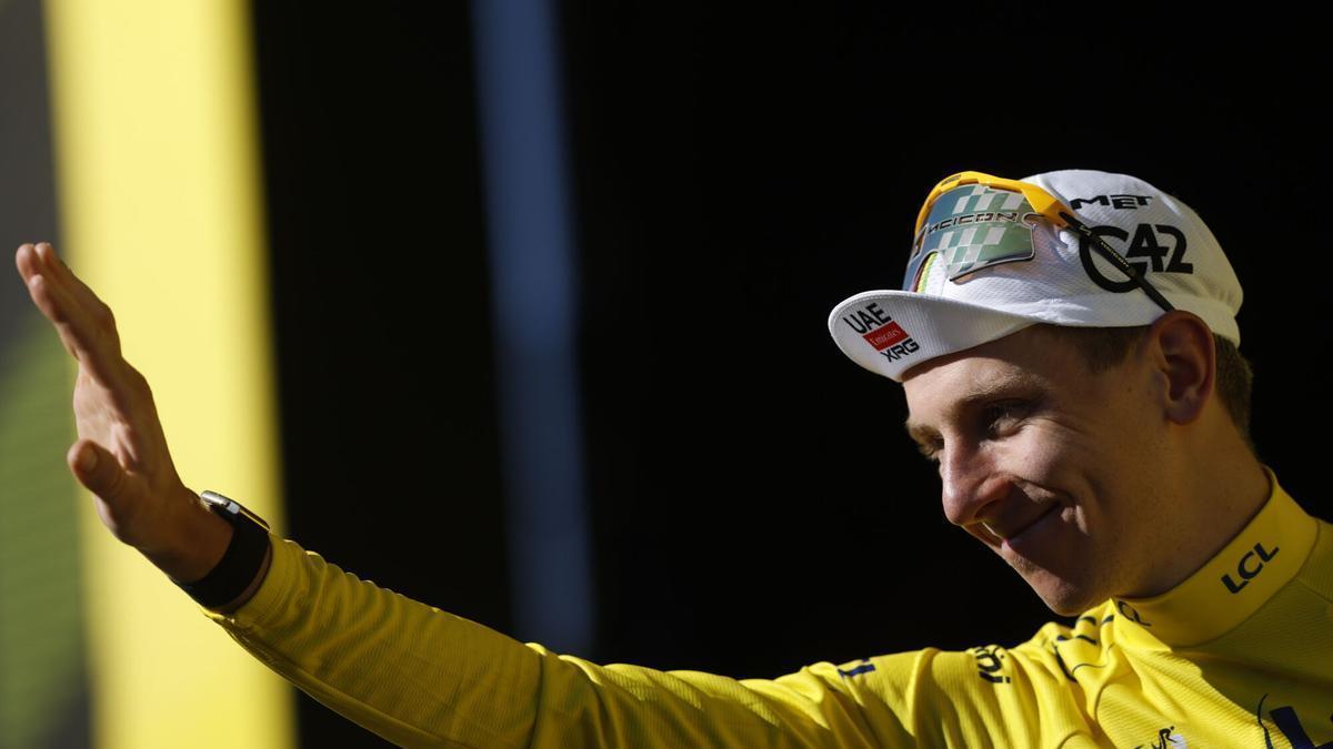 El esloveno Tadej Pogacar tras ganar la etapa en el Alpe d'Huez.