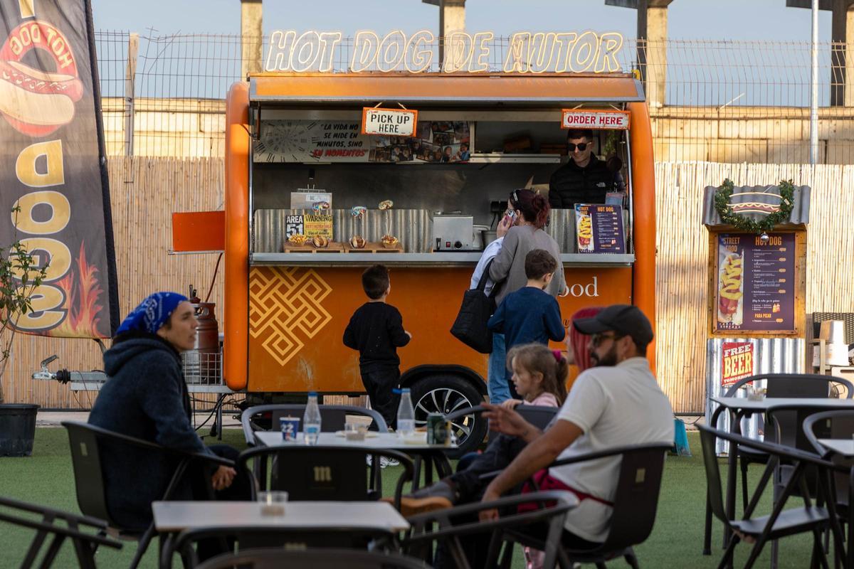 Navalia lleva la Navidad al puerto de Alicante