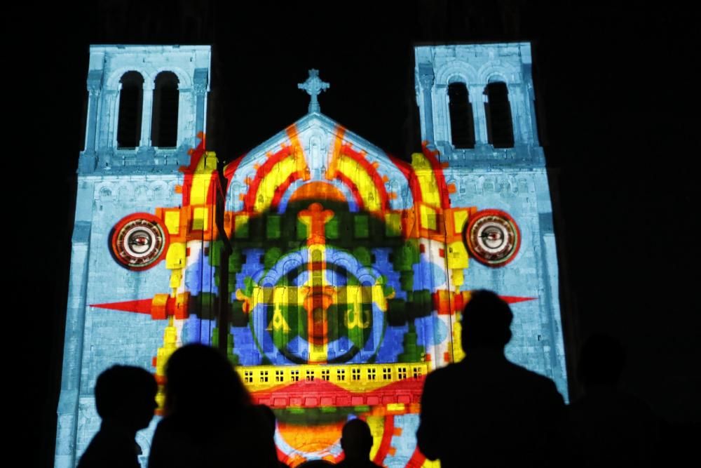 Proyección de "videomapping" en Covadonga.