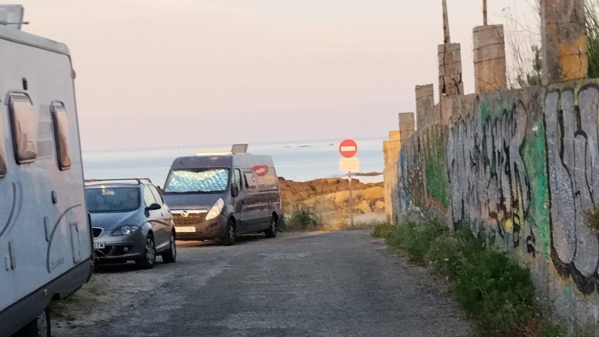 Autocaravanas cuya presencia denunciaron los vecinos.