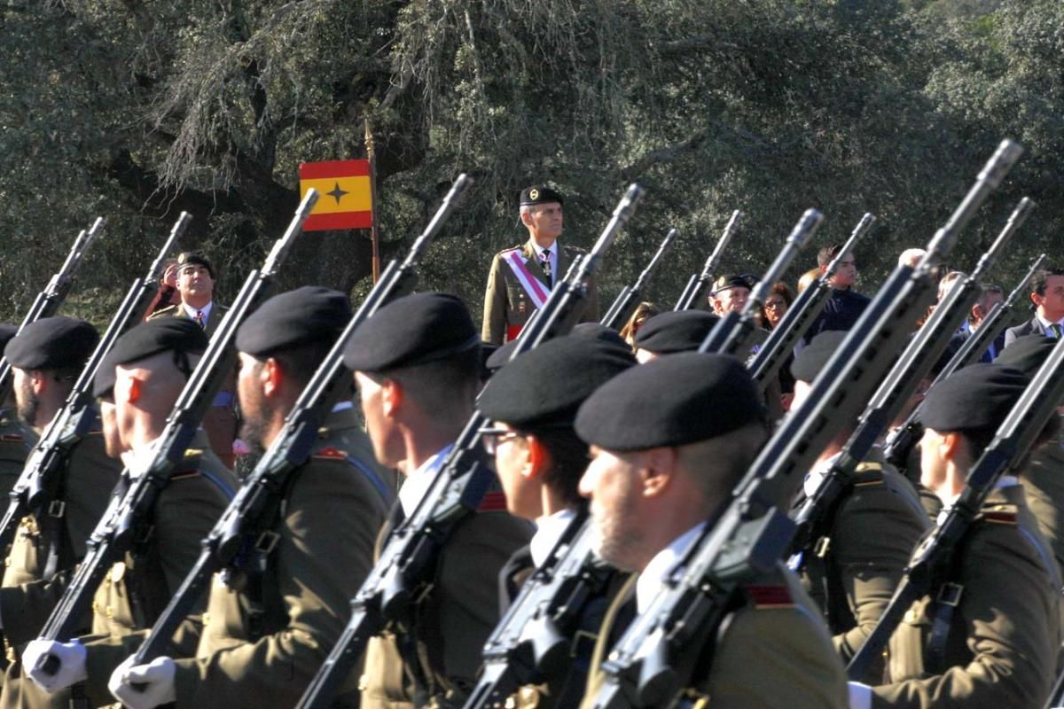 Parada militar en Cerro Muriano con motivo de la Inmaculada, patrona de la Infantería