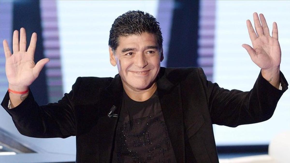 Detienen a la exnovia de Maradona tras haberla denunciado por robo