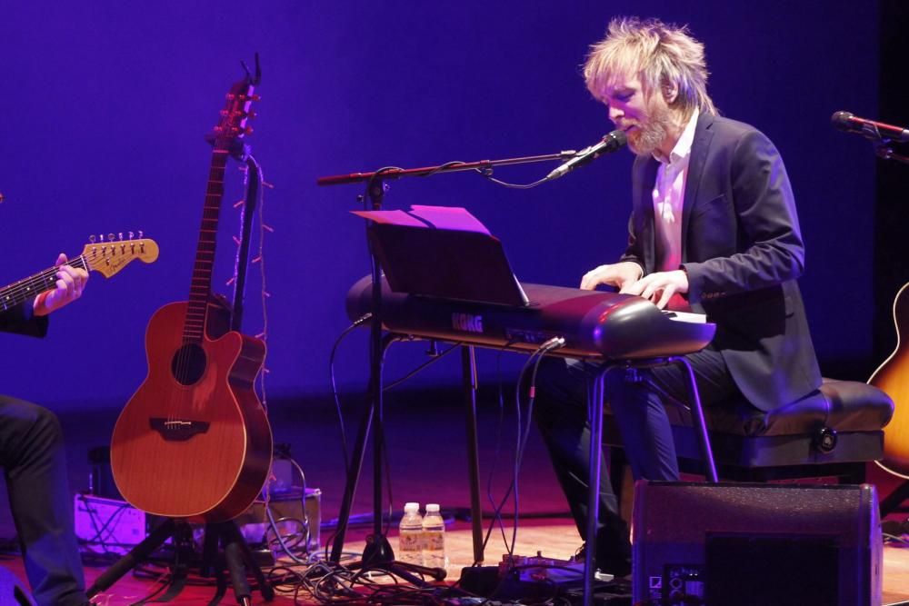 Elefantres conquista a sus fans en Vigo con "Nueve canciones de amor y una esperanza"