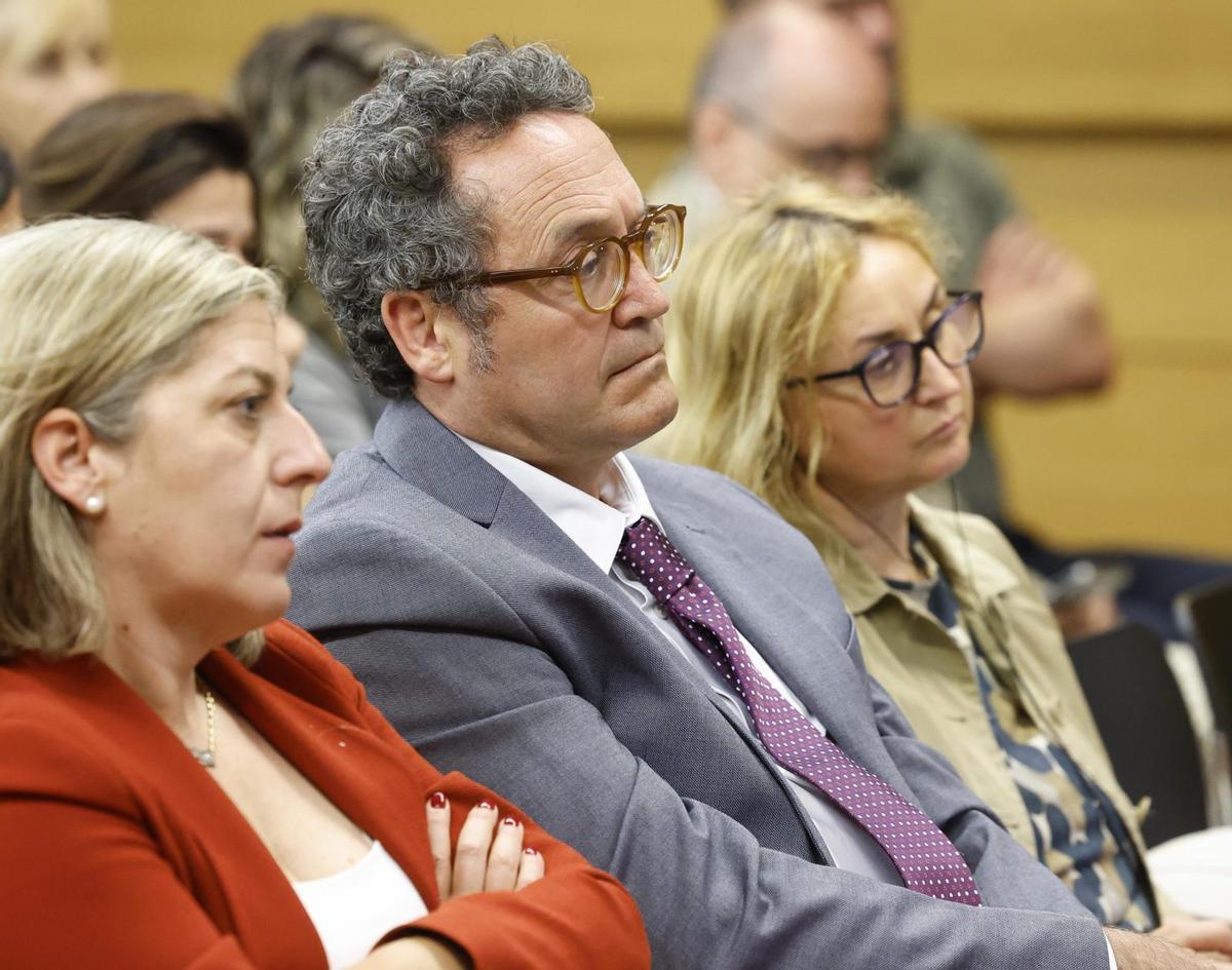 Uns nous missatges proven que García Ortiz sabia les operacions de Leire Díez
