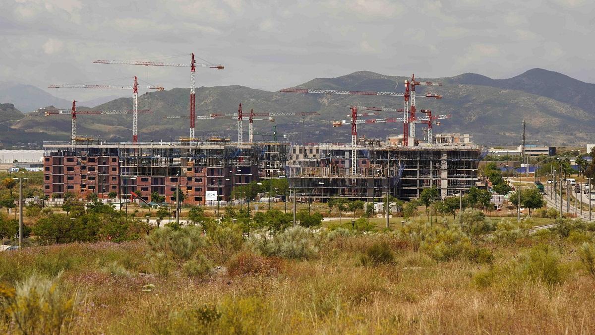 Obras de construcción de viviendas en Málaga capital.