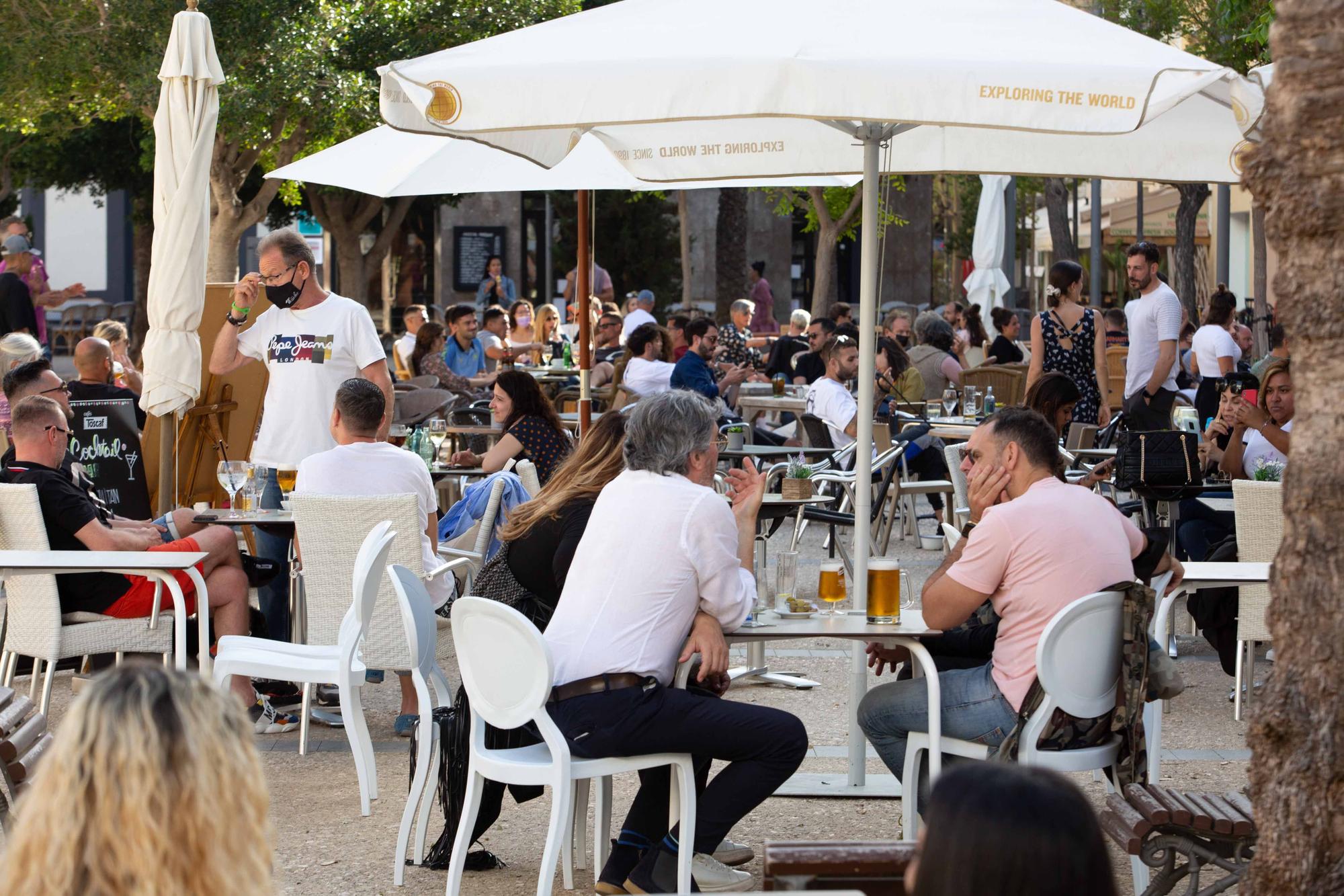 Las terrazas de Ibiza abren hasta las 22.30 horas