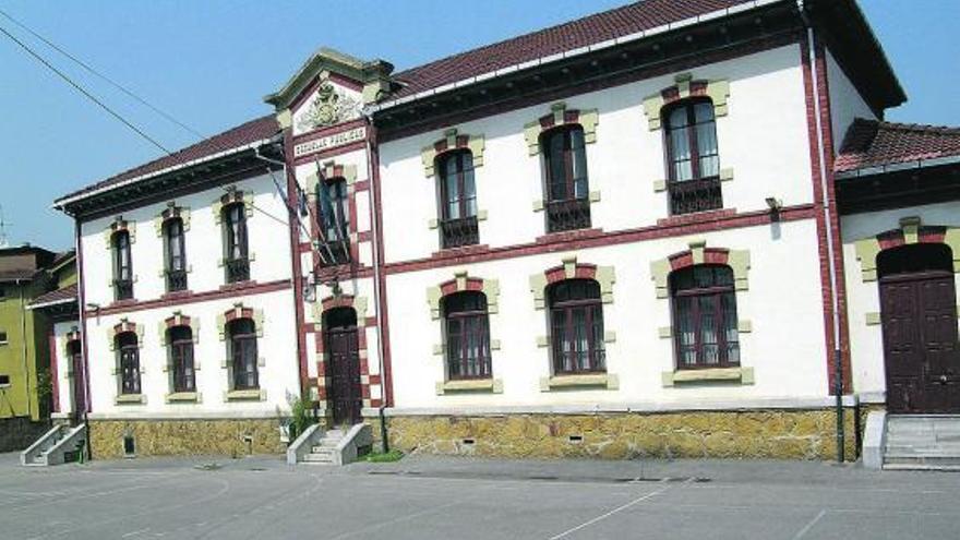 Las antiguas escuelas de San Claudio en una imagen de archivo.