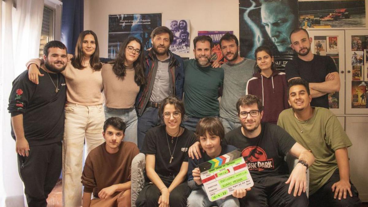 El equipo de rodaje de ‘Donde juegan los fantasmas’.