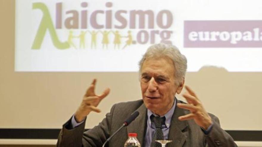 Henri Peña-Ruiz, en la conferencia inaugural de la Jornada Laicista estatal en Valencia, ayer.